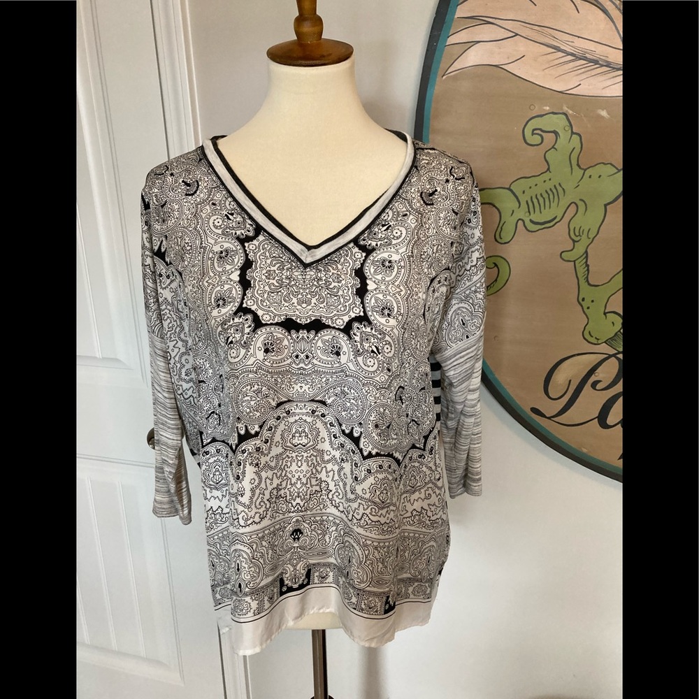 CAbi scarf front top
